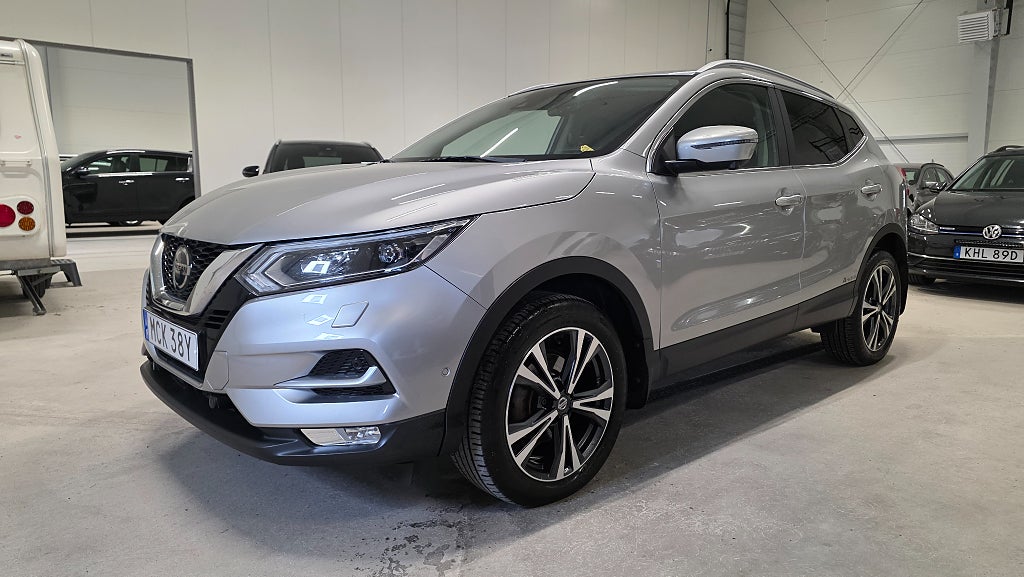 Nissan Qashqai 1.2 DIG-T Tekna *Navigation *Backkamera *Vhjul 6600 mil
