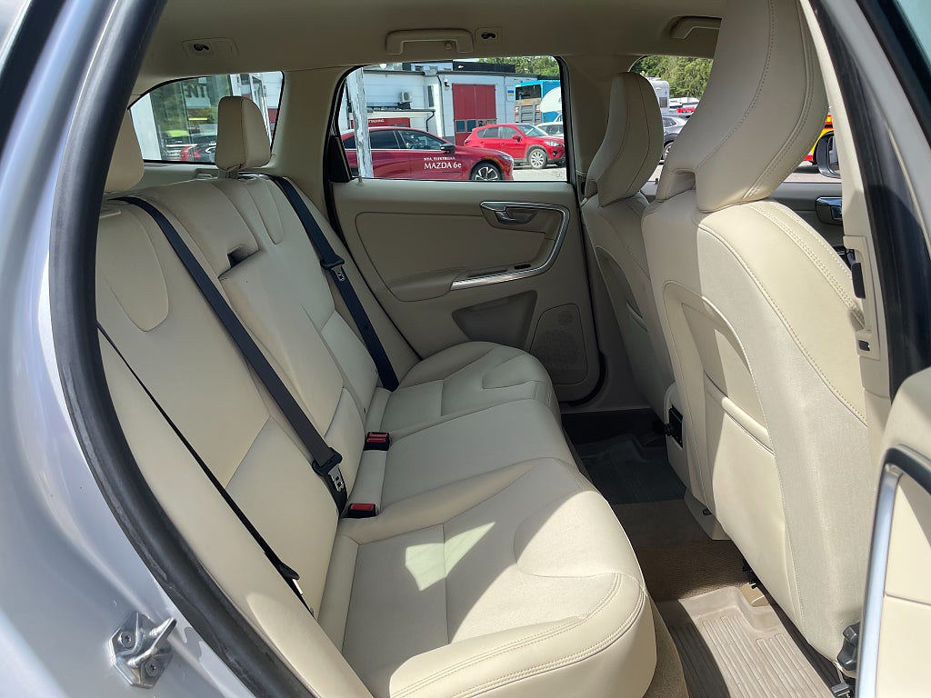 Volvo XC60 D3 Momentum 136 hk dragkrok, NY KAMREM