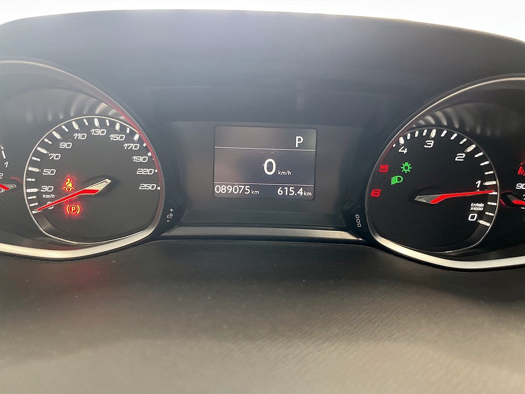 Bild på Peugeot 308 SW Allure 2.0 BHDi 150hk Aut - P-SENSORER, PANO