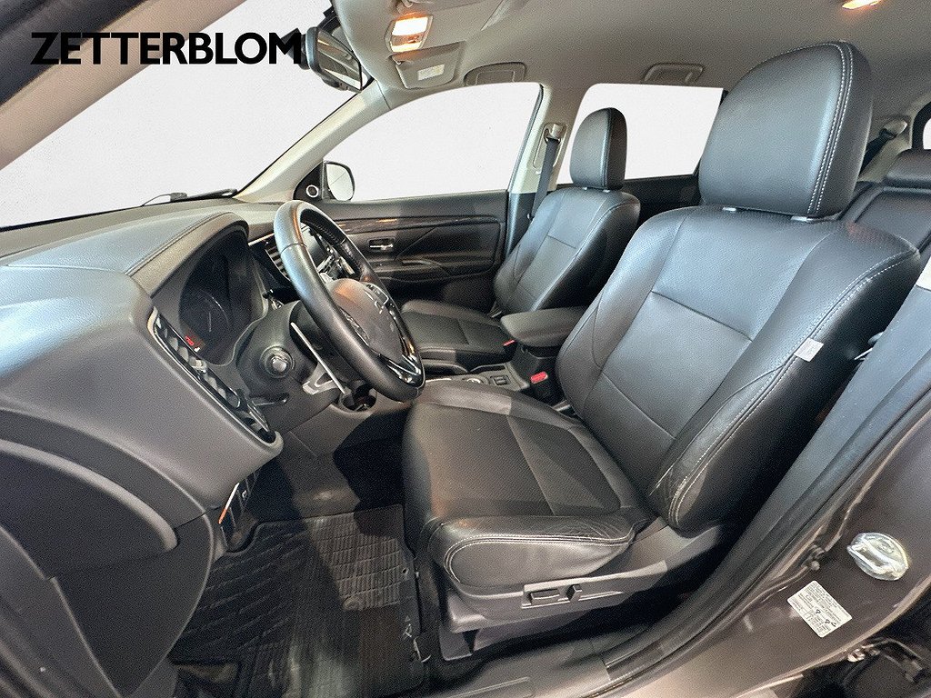 SUV Mitsubishi Outlander 7 av 18