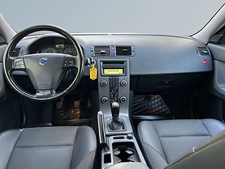 Volvo V50 1.8F 125hk Kinetic MoK-Värm/SoV-Däck/Dragkrok/ExtraLjus – bild 8