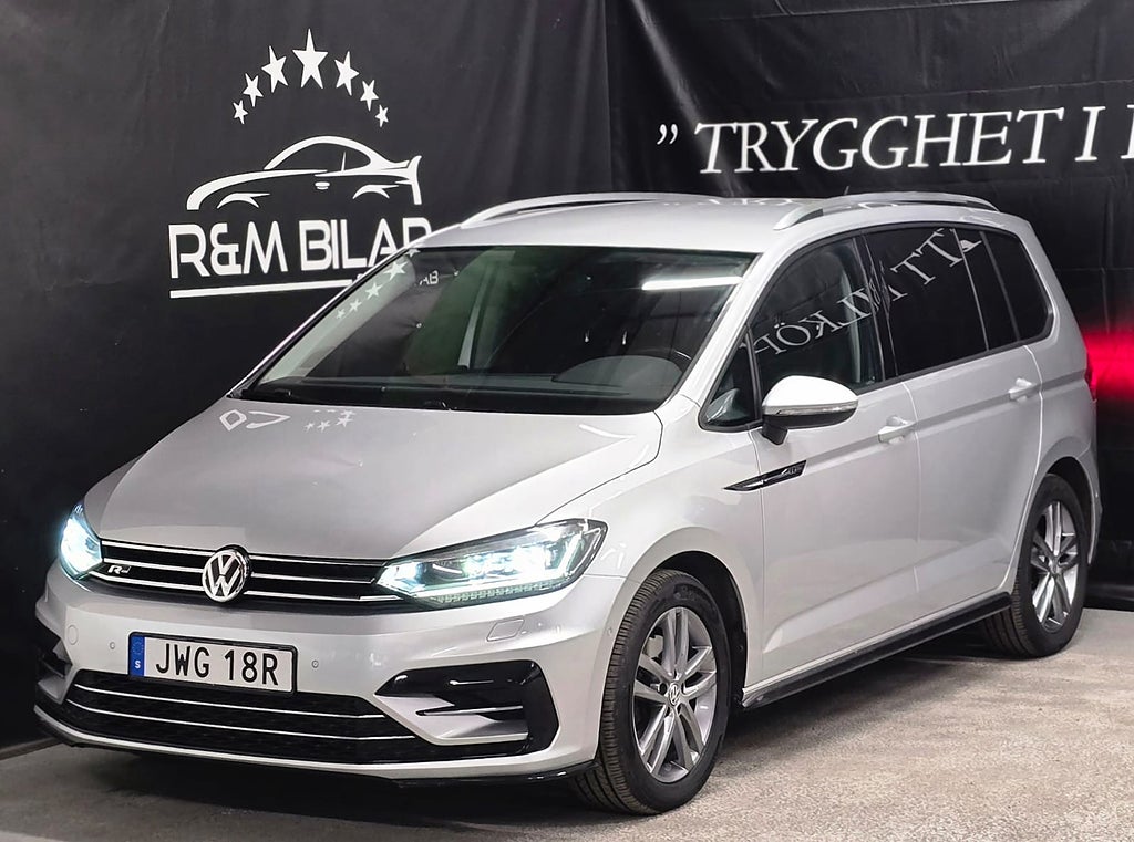 Volkswagen Touran 7-sits, R-line, Drag, B-kam, CarPlay, M-värme, Ny Bes!!