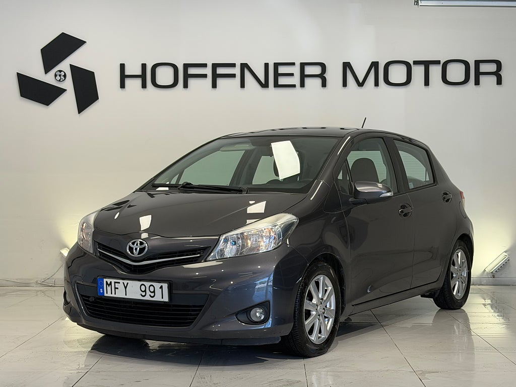 Toyota Yaris 5-dörrar 1.33 Dual Automa B-Kamera B-Tooth Värmare GPS 