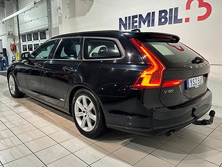 Volvo V90 D3 AWD Kinetic Drag Pvärm CarPlay VoC GPS S/V-hjul