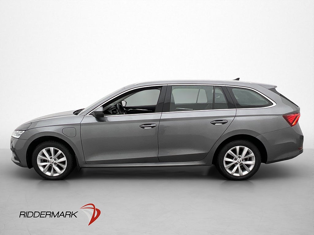 Skoda Octavia Plug-in Hybrid Cockpit CarPlay Rattvärme