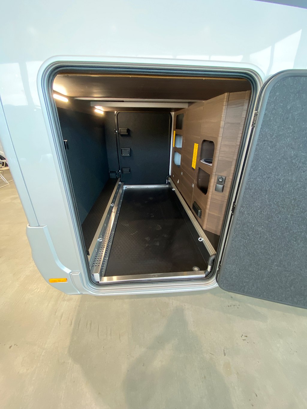 Adria Matrix Supreme 670 SL / Taksäng / Alde / Aut 180hk/Ugn - Adria
