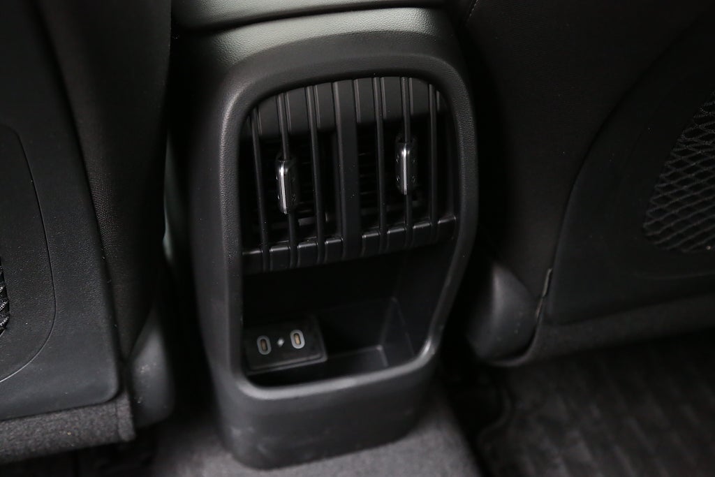 Hyundai Kona 1,0 T-GDI 120hk Essential Aut Navi CarPlay Dragkrok 2024