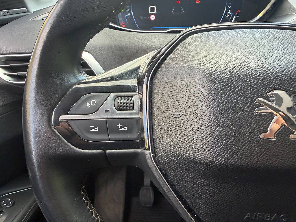 Peugeot 3008 1.2 PureTech 130 Allure Euro 6 / 12 MÅNADERS GARANTI