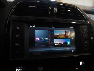Sedan Jaguar XE 18 av 20