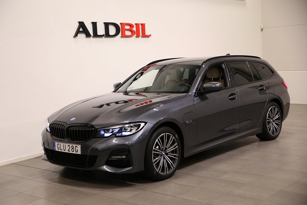 BMW 330e 292hk Model M Sport Connected Edition / PDC / Läder/ HiFi