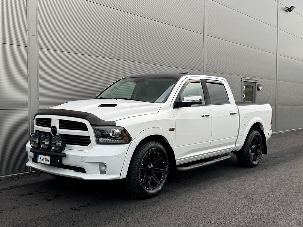 Dodge RAM 1500 Crew Cab 5.7 V8 HEMI 4x4  LARAMIE
