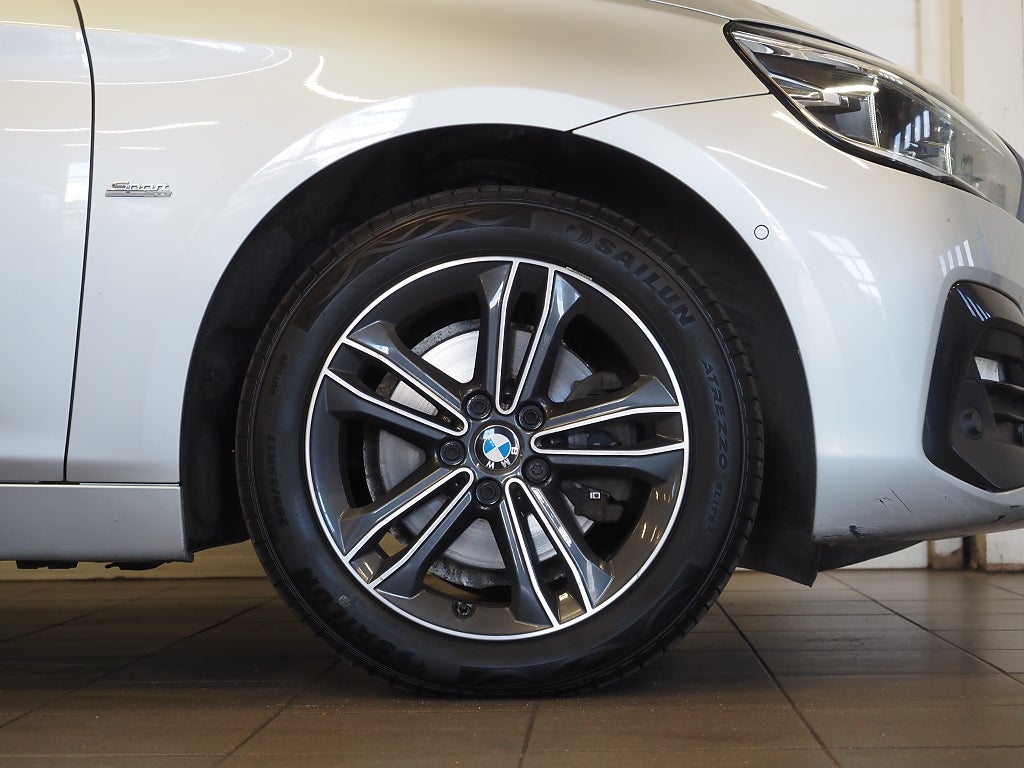 BMW 220 d xDrive Active Tourer Sport line M-Värm Navi Drag 2019