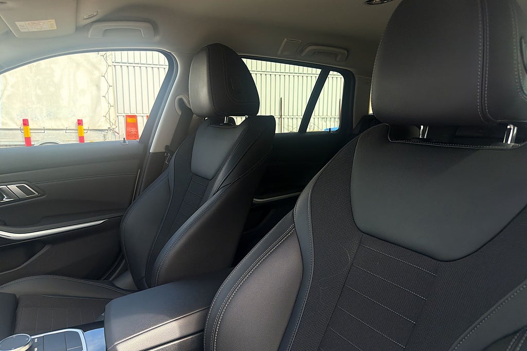 BMW 330e 2022