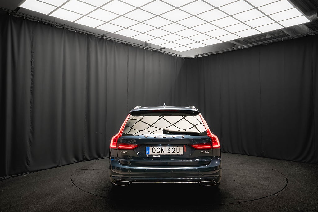 Volvo V90 D4 AWD Inscription LÄDER KAMERA D-VÄRMARE BLIS 2-ÄGARE