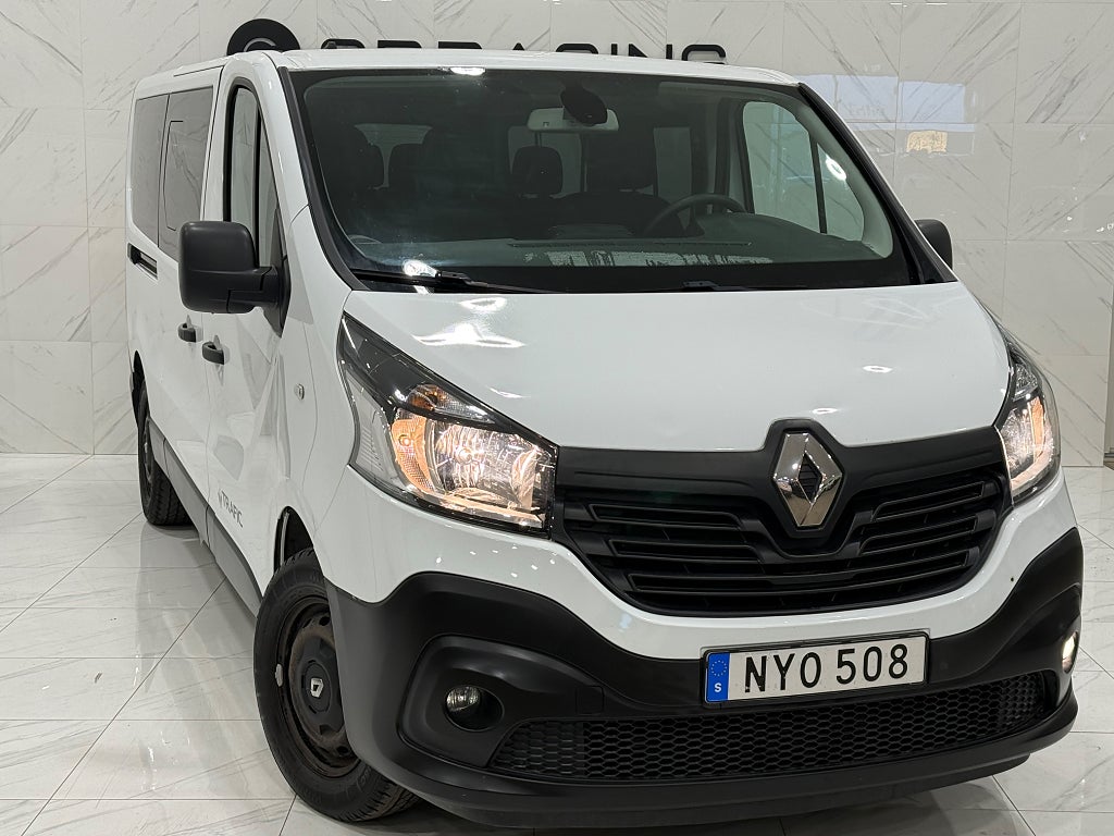 Renault Trafic Kombi 2.7t 1.6 dCi 9 sits|Nybesiktad|Dieselvärmare|