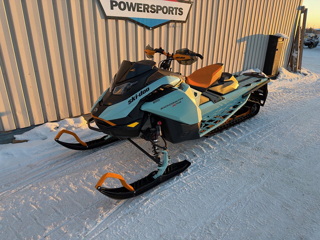 Ski-Doo Backcountry Xrs 146" 850 E-tec HUB endast 33 mil