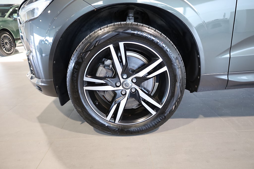 Volvo XC60 Recharge T6 AWD AUT R-Design Pano H&K Navi Kamera