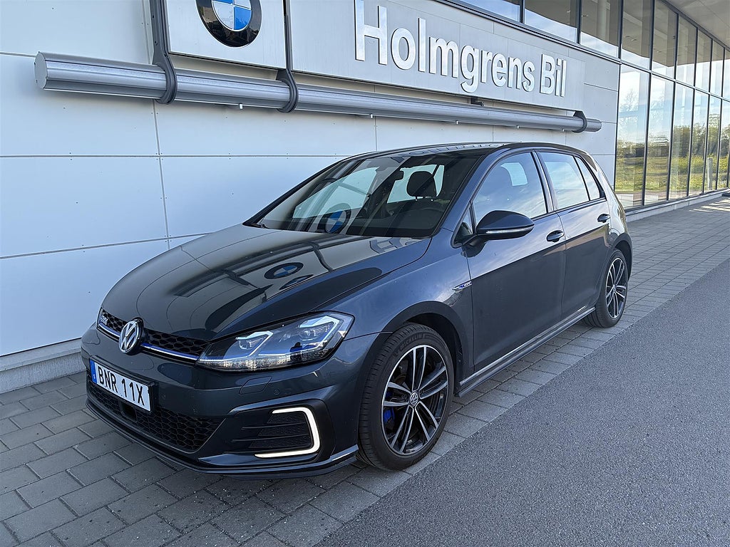 Volkswagen Golf GTE 1.4 TSI Cockpit P-Värmare Adaptiv Fath. Sensorer | Ränta