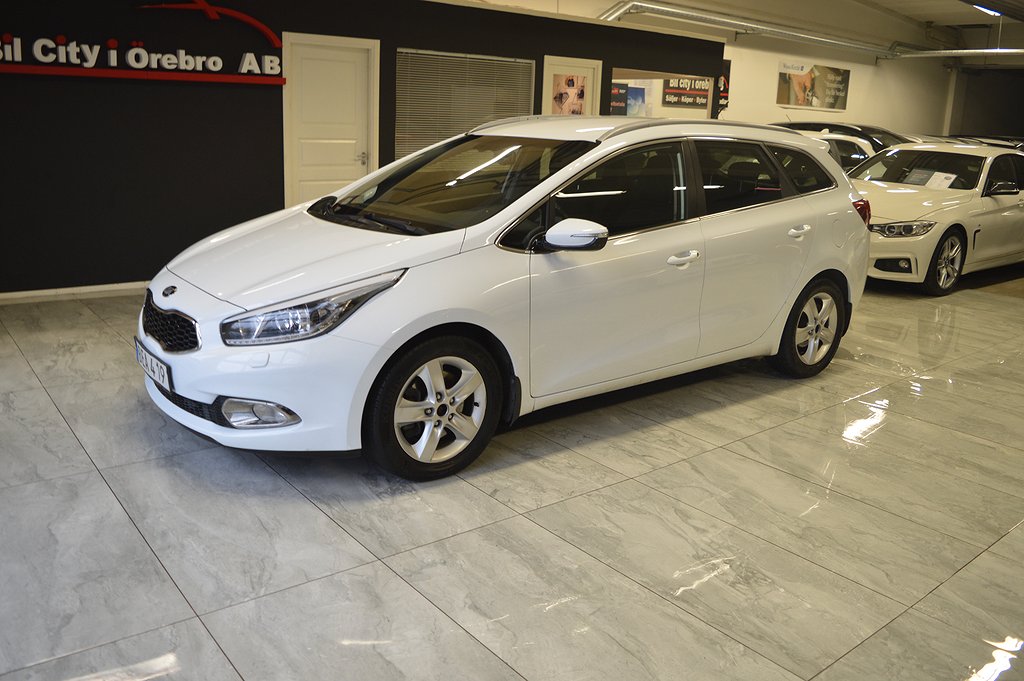 Kia CEED 1.6 (128hk) CRDi EX Comfort 3-Ägare / Drag / Servad & Ny Besikta