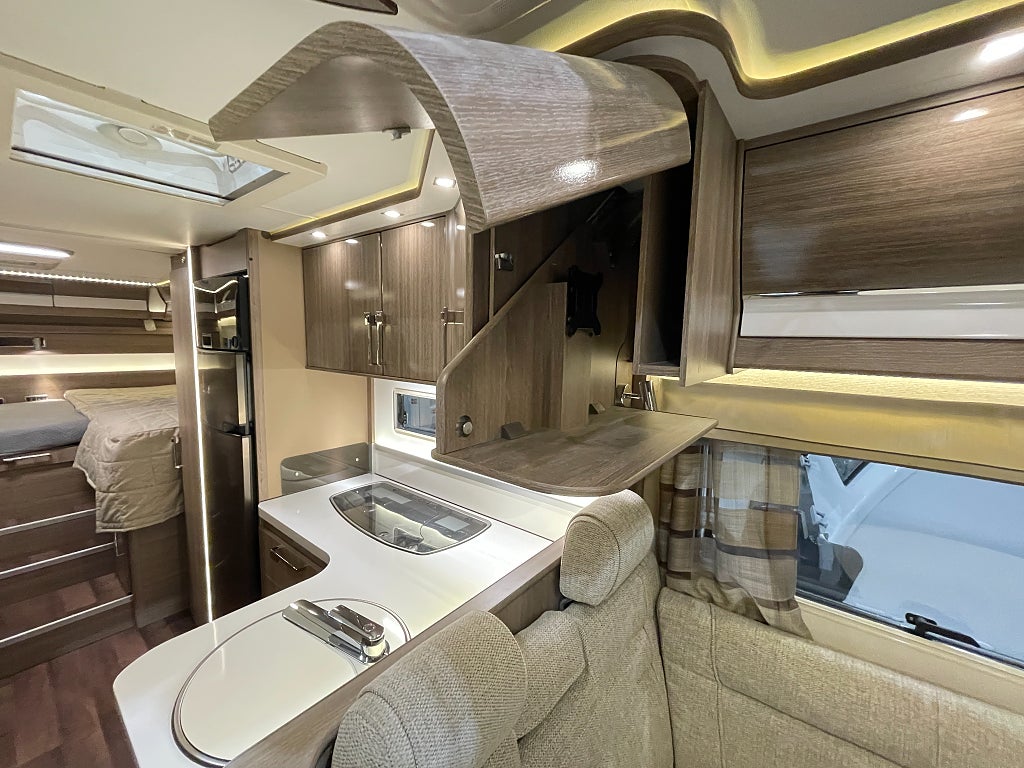 Kabe TMI 810 LGB / Hyd-Stöd/Aut180hk/Solcell/ALDE/Tandem  - Kabe