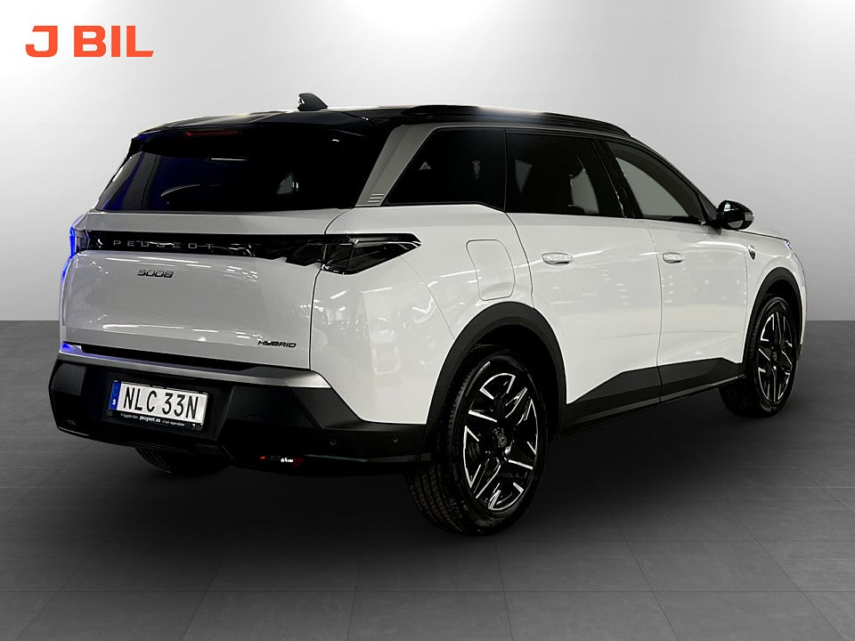 Bild på Peugeot 5008 GT Ultimate Hybrid 145hk Aut 7-SITS ELSTOL B-KAMERA