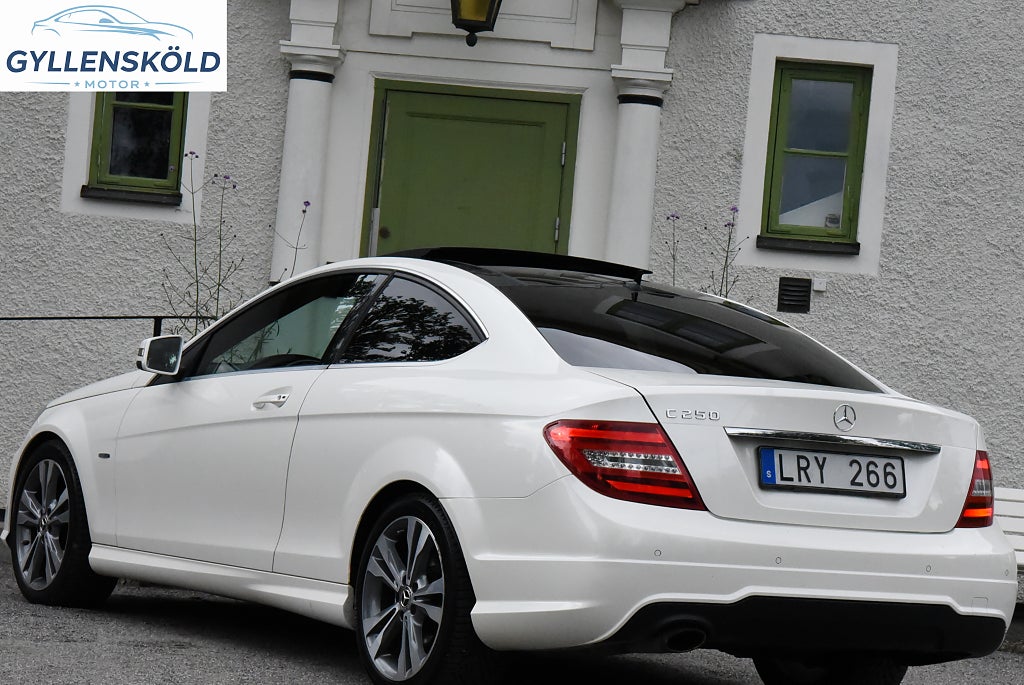 Mercedes-Benz C 250 Coupe AMG Facelift | Panorama GPS Värmare Sensorer