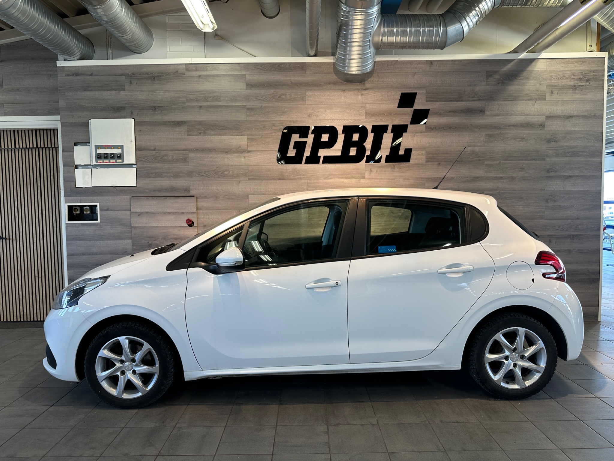 Peugeot 208 2018, bild 2/54