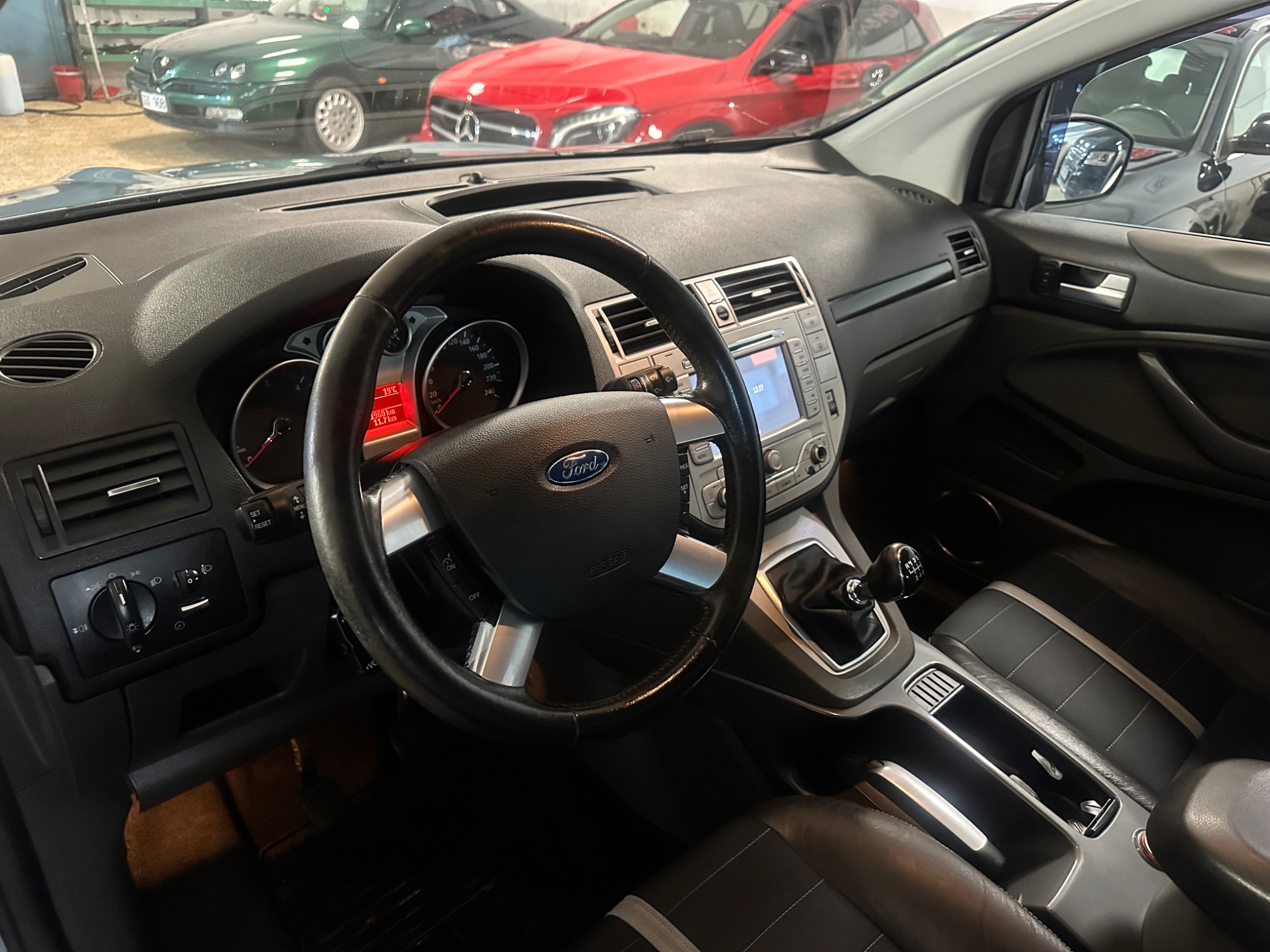 Ford Kuga 2009, bild 6/10