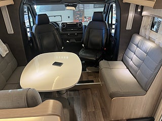 Husbil-halvintegrerad Kabe TMR X 780 LGB 14 av 26