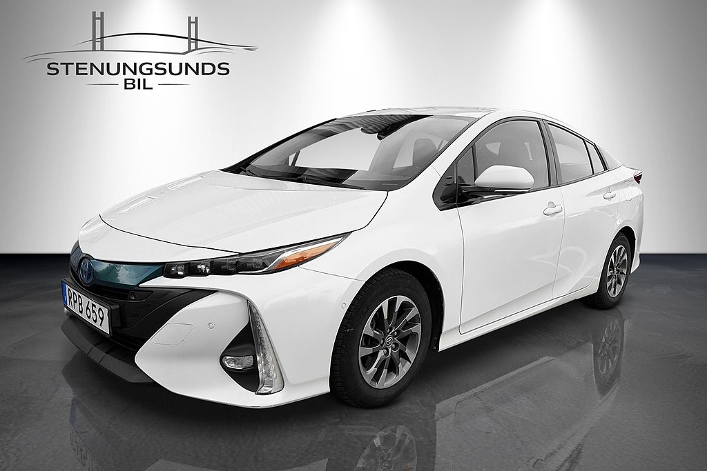 Toyota Prius Plug-in Hybrid 1.8 VVT-i Plug-in | JBL | 360-kam | Navi