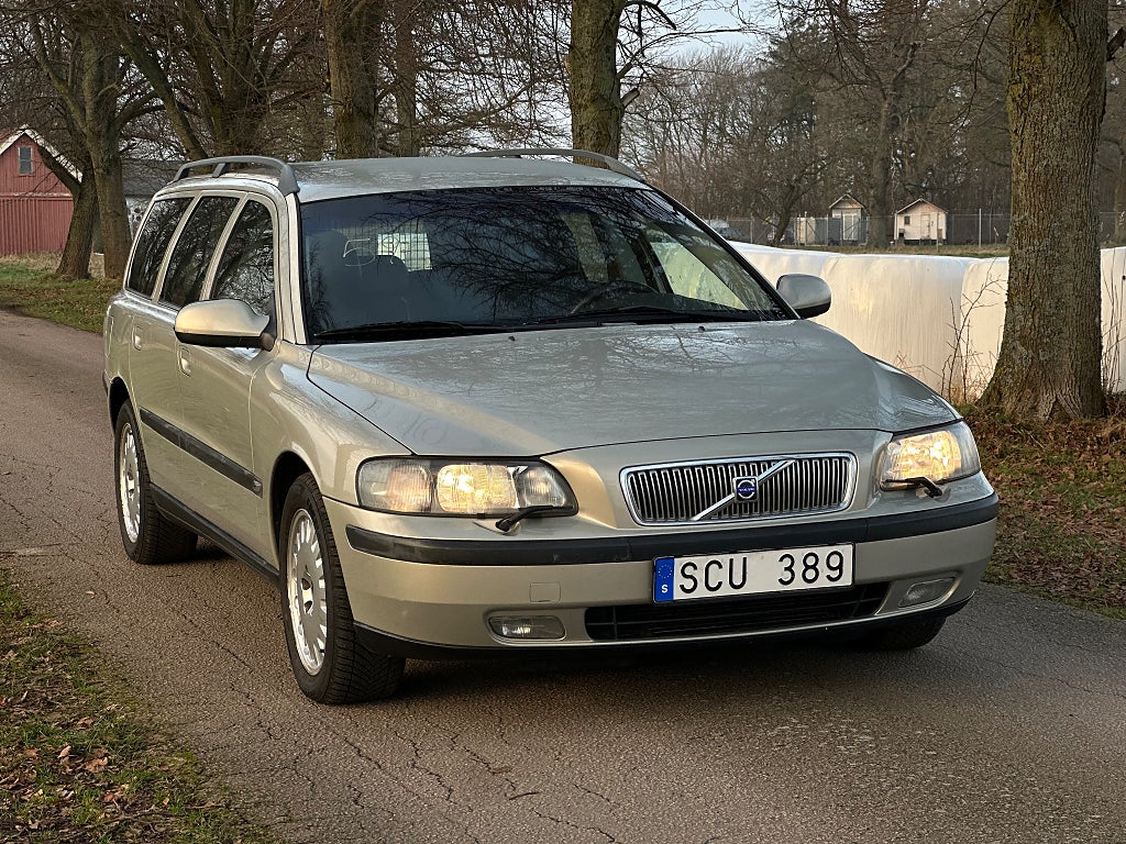 Volvo V70 2.4 T Business, Svensksåld, Drag, Toppskick 