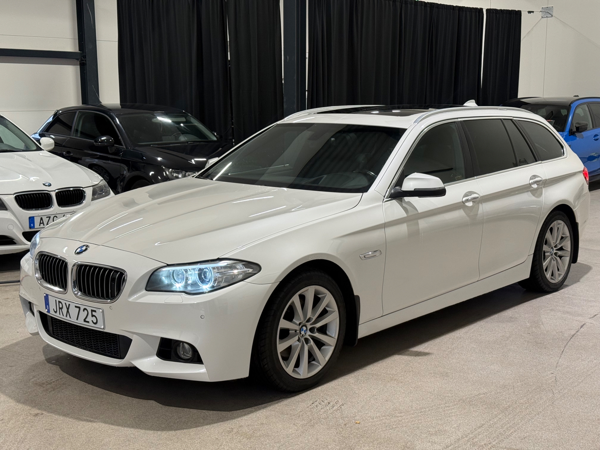 BMW 520 d Touring Steptronic Utrustning 2015, bild 2/10