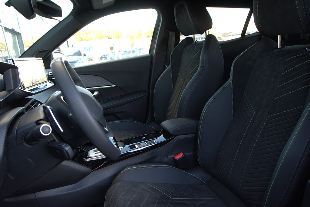 Peugeot 2008 Edition 130hk PureTech Automat *Fri service 3 år