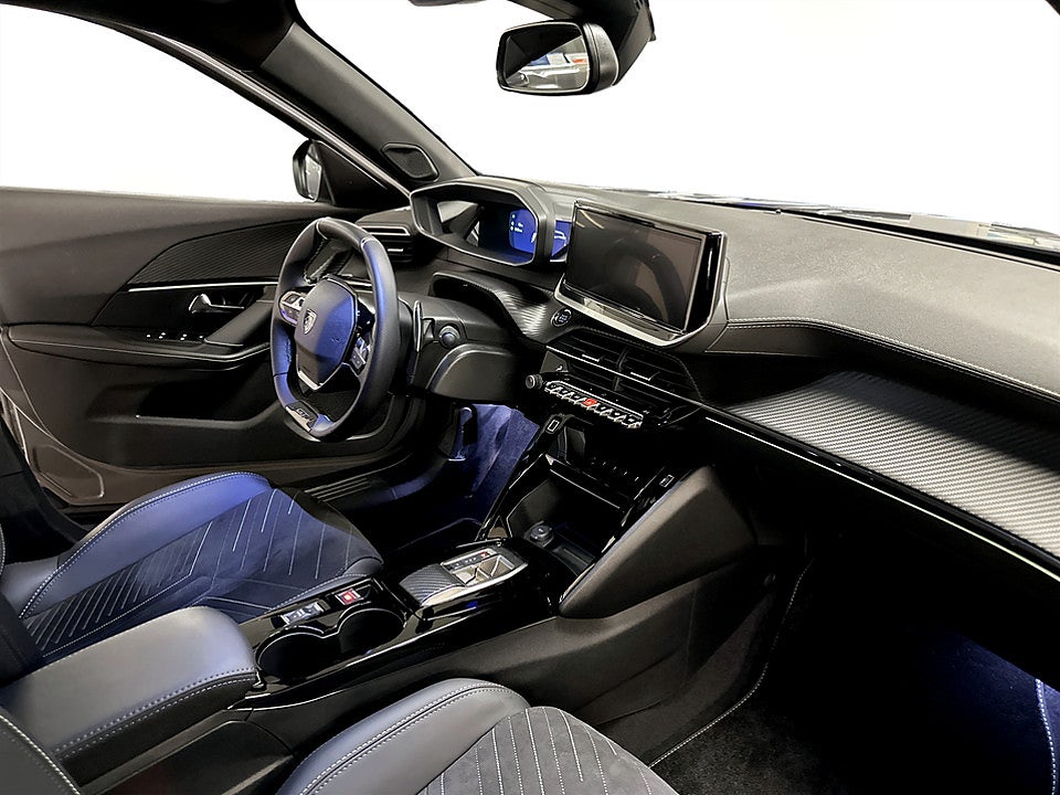 Bild på Peugeot 2008 GT 1.2 PT 130hk Aut B-KAMERA CARPLAY