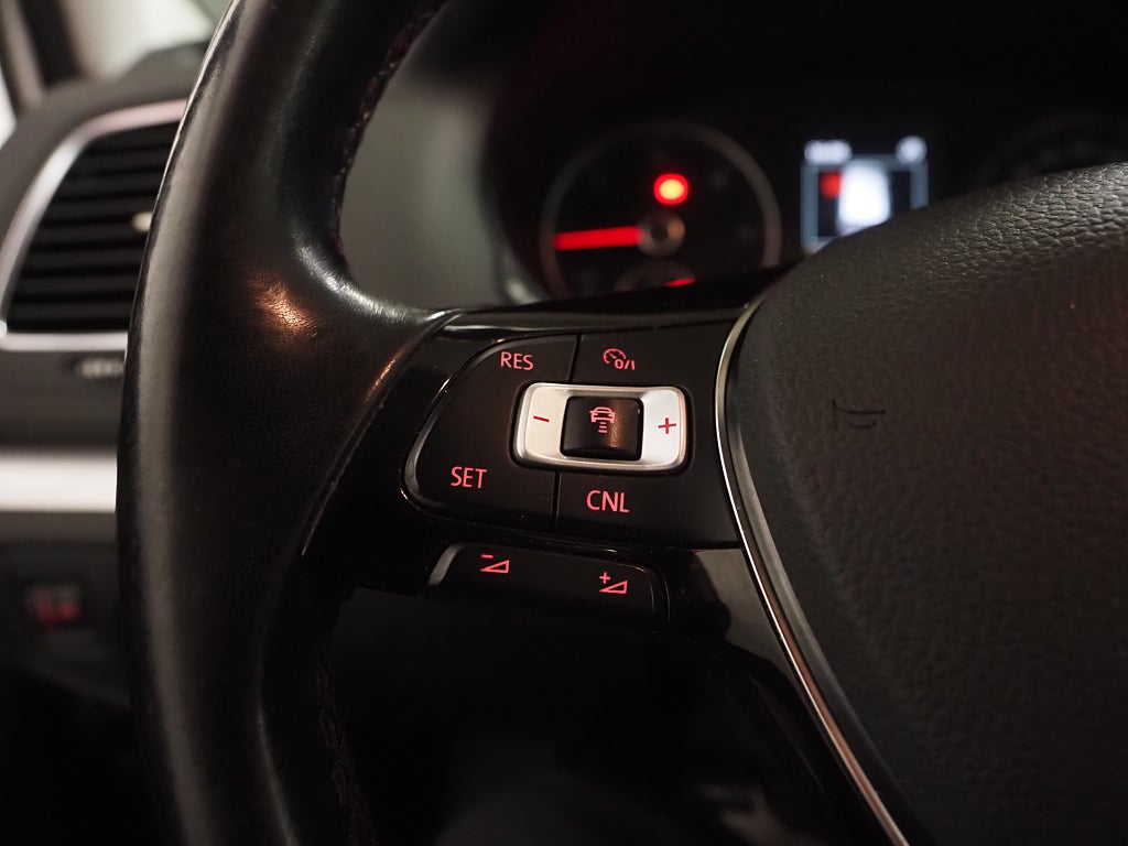 Volkswagen Sharan 7-sits 2.0 TDI Premiumpkt Pano Drag D-Värm 2016