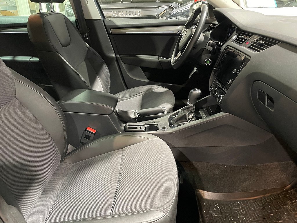 Skoda Octavia 1.5 PREMIUM | STYLE | VÄRMARE | PANO | DRAG 2019