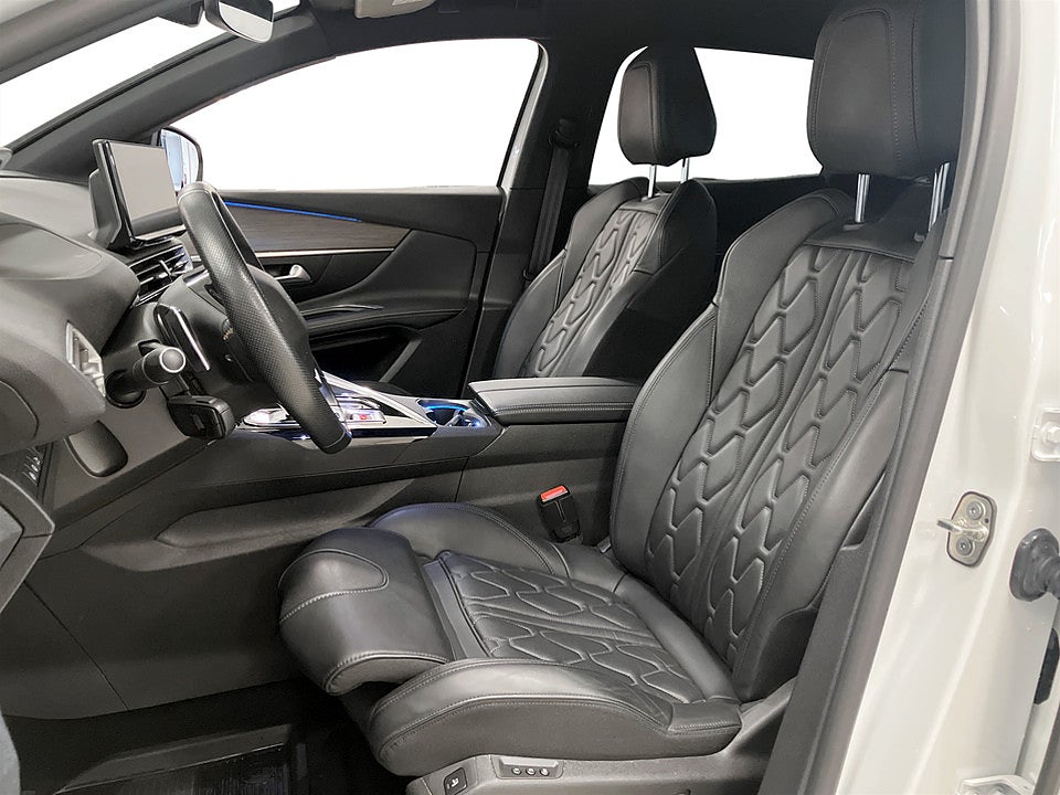 Bild på Peugeot 3008 GT Ultimate Business 1.6 180hk Aut B-KAMERA CARPLAY