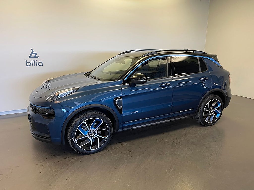 Lynk & Co 01 PHEV / Navigation / Panoramaglas tak / Backkam...