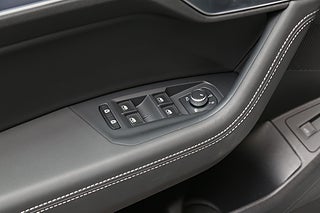 SUV Volkswagen Touareg 14 av 30