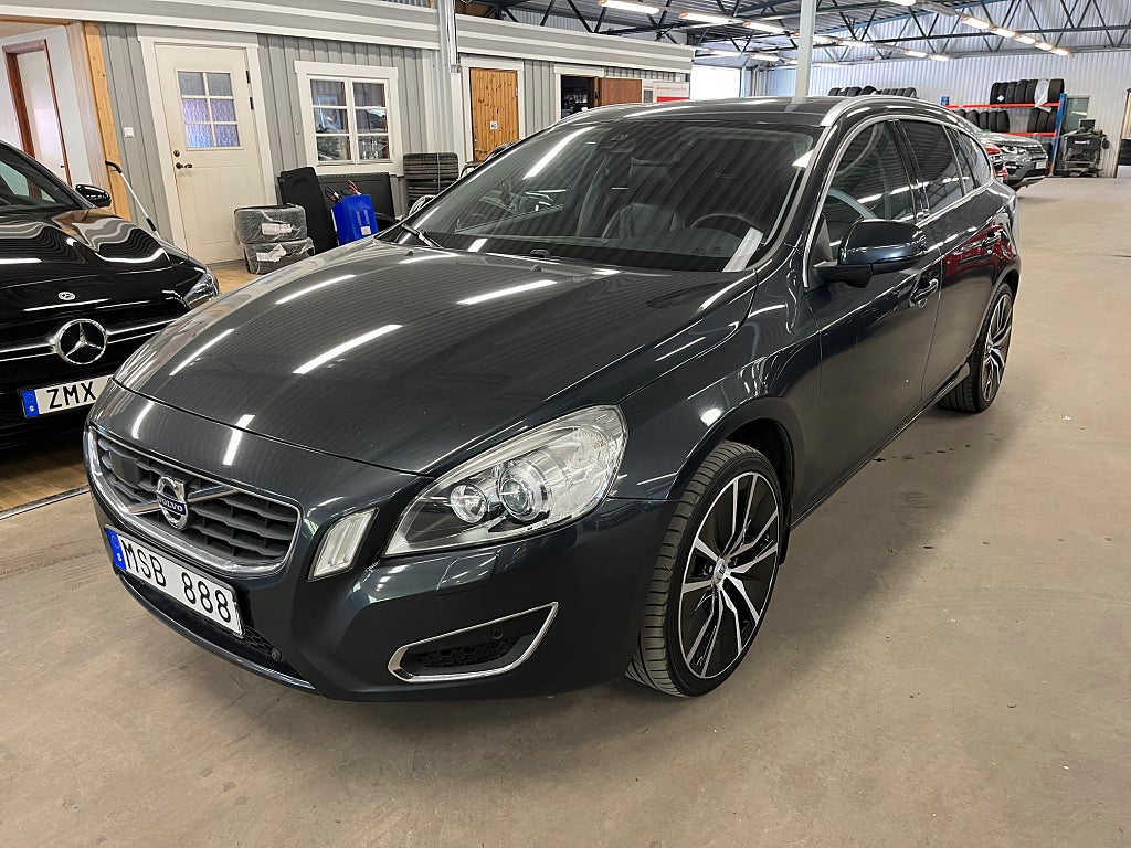 Volvo V60 D5 AWD Geartronic Summum 215HK