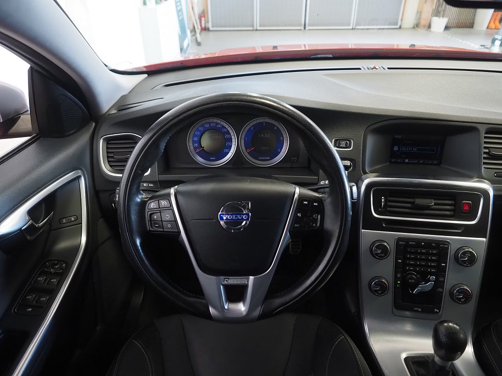Volvo V60 D3 R-Design 163hk | Drag | Bluetooth | 2012