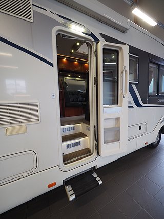 Husbil-halvintegrerad Concorde Charisma 890 LS 16 av 23