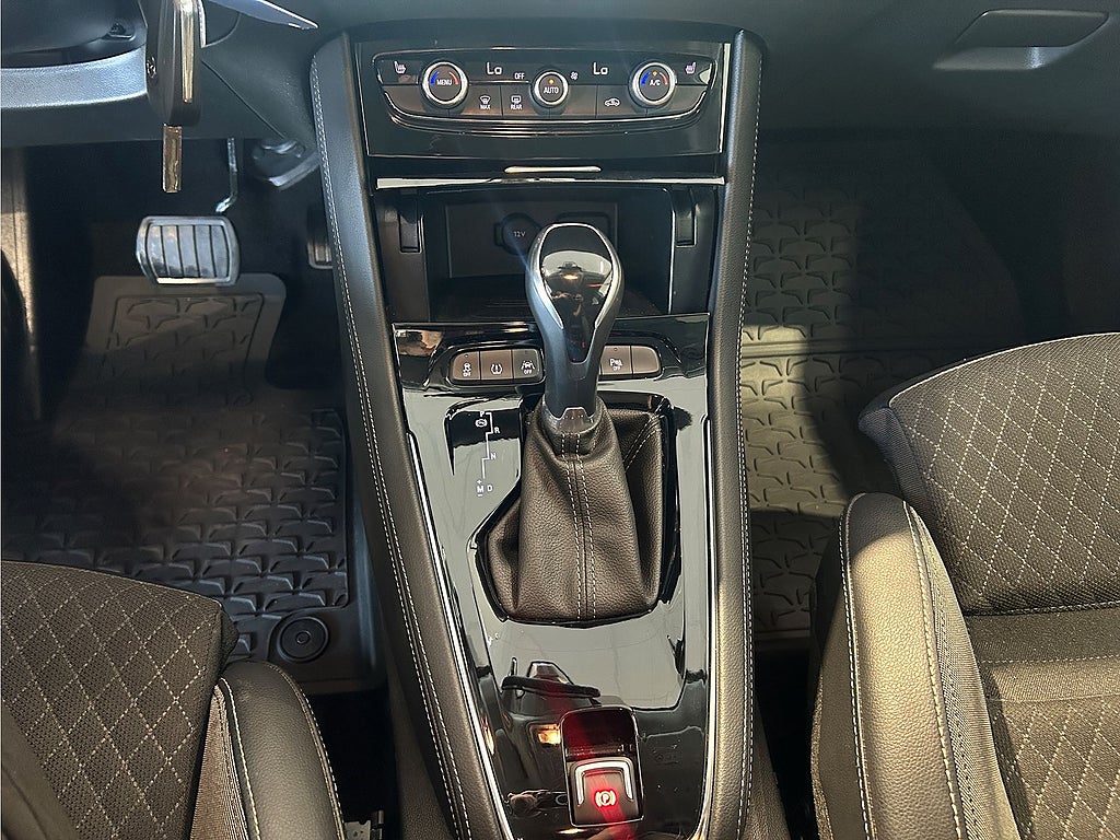 Bild på Opel Grandland X Design Line 1.2 Turbo 130hk Aut - DRAG, B-KAMERA