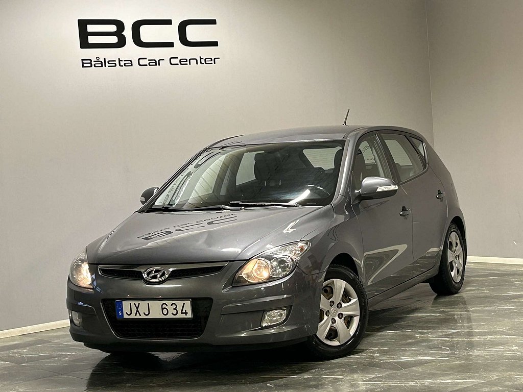 Hyundai i30 1.6 CRDi NY-BESIKTIGAD  4.5l/mil (1520kr/skatt)