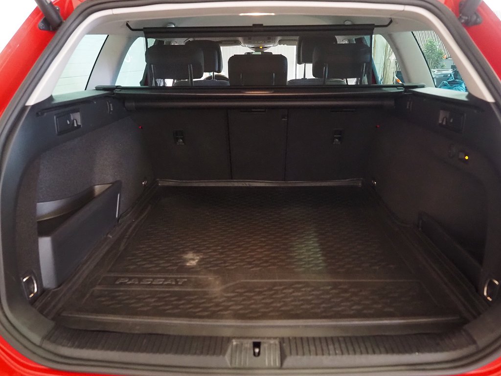 Volkswagen Passat Alltrack TDI 200hk 4M Drag|D-värm|Cockpit 2021