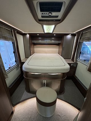 Husbil-integrerad Bürstner Elegance I900 AUT 12 av 21