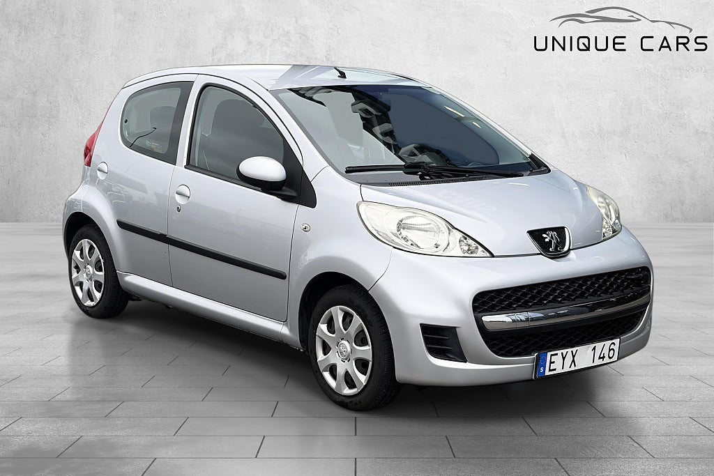 Peugeot 107 5-dörrar 1.0 Nybesiktad Motorvärmare Lågmilare
