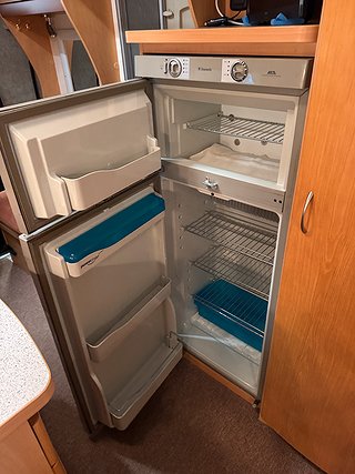 Husbil-halvintegrerad Eura Mobil P672 SB 9 av 18