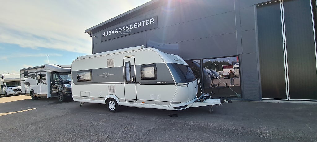 Hobby 560 FC Prestige "Stort kök - Stor Rundgrupp"