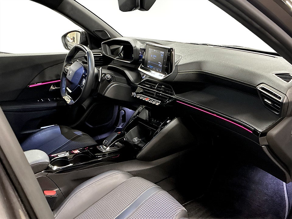Bild på Peugeot 2008 GT-Line 1.2 PT 130hk Aut B-KAMERA CARPLAY